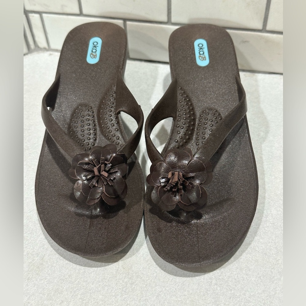 Oka B Womens Size ML 8-9 Brown Flower Flip Flop Wedge Sandals Waterproof USA